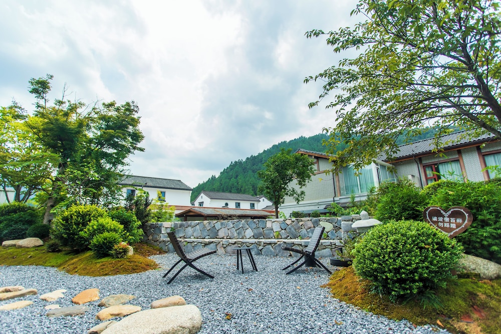 Wu Yi Creekside Homestay