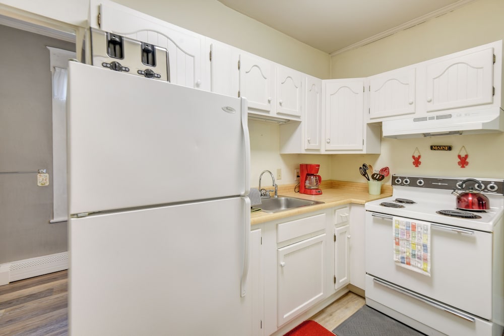 Kennebunk Apartment w/ Local Beach Access! - Property Image 22