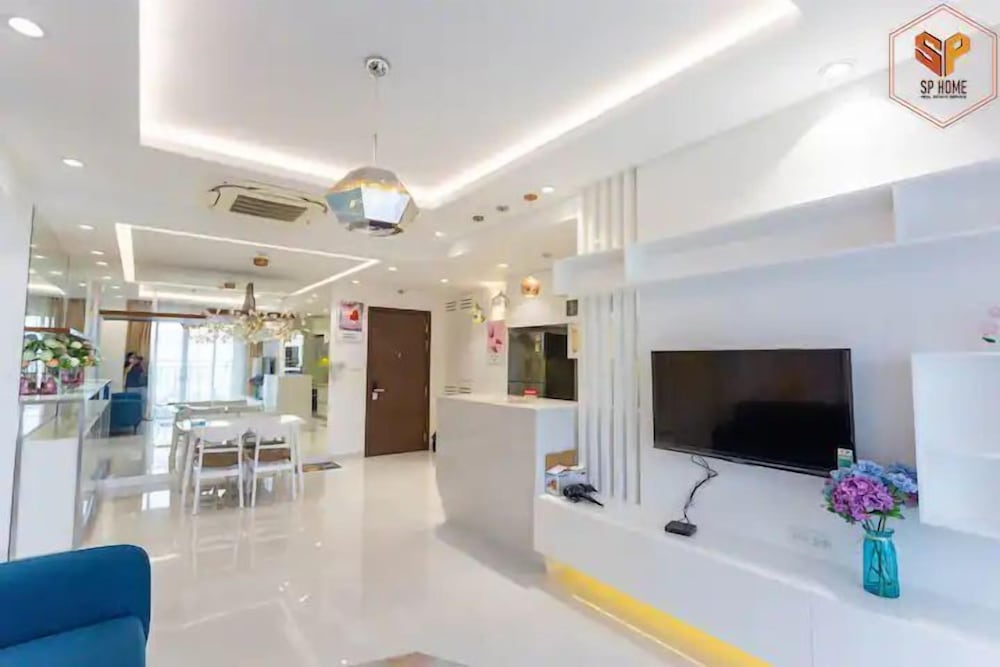 Sunrise City View Apartment