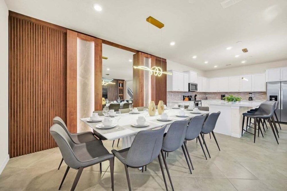 Everyone's Family Fun Home, Slides In Kids Rooms 10 Bedroom Villa