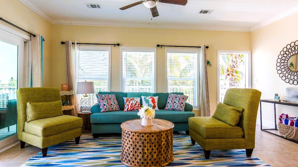 8 Waterfront 4 Bed 3 Bath Pool Home w Free Dock view 2