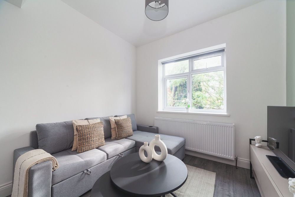 The Cricklewood Apartment