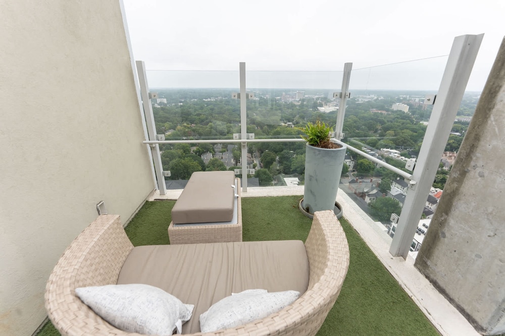 Midtown Luxepad 1b1b Rooftop Lounge Pool Gym Xbox