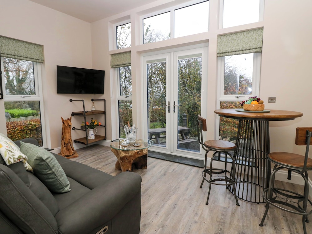 Elderflower Lodge