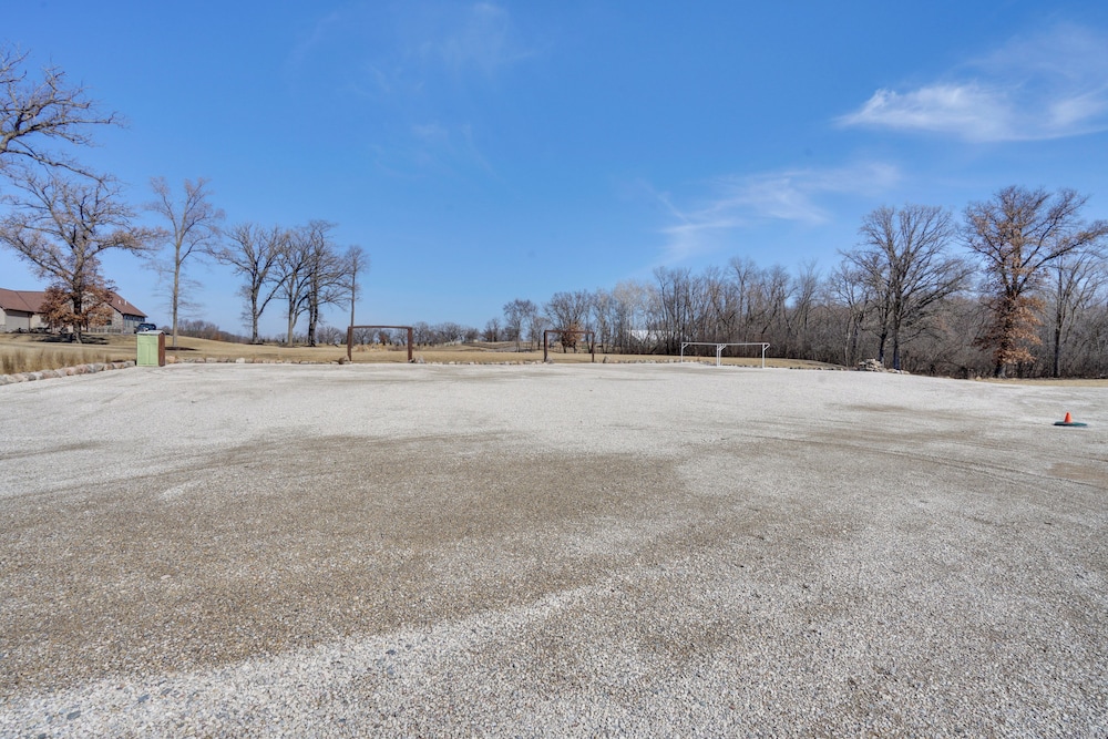 10-acre Plot: Peaceful Getaway in Webster!