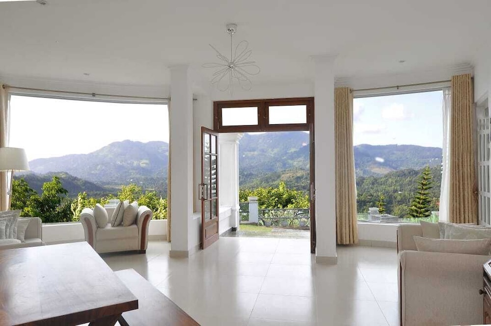 Villa D'Oro - Luxury Villas & Suites