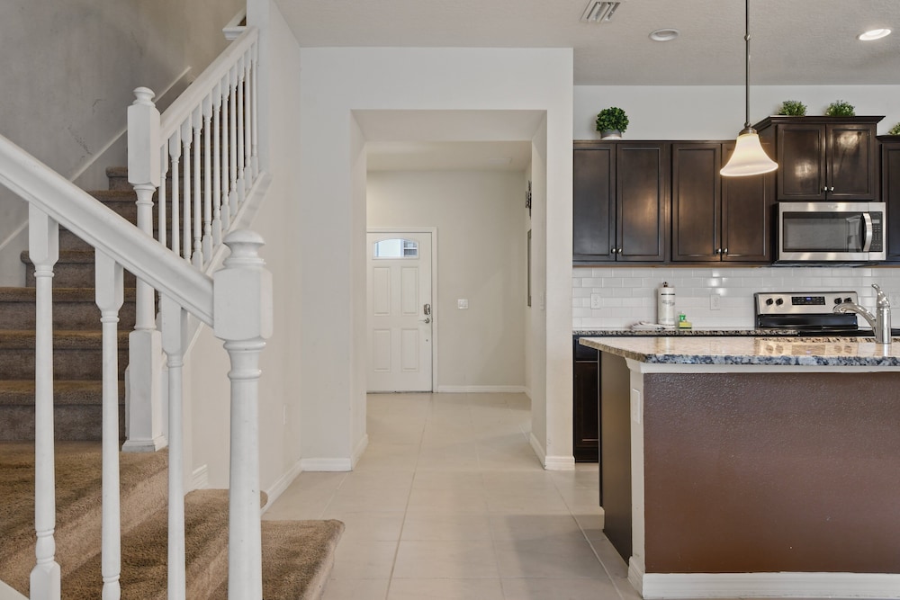 5-br Townhouse With Pool, Games, Disney