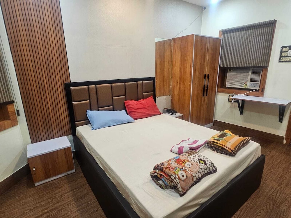 New Bhabani Hotel
