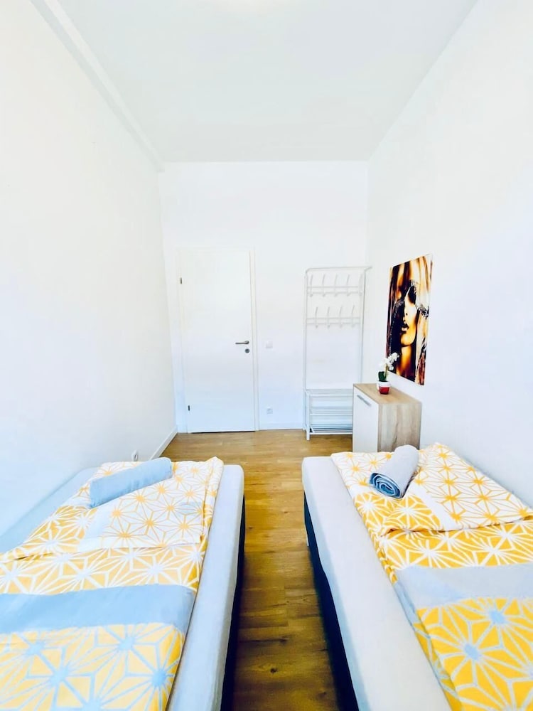 Ideal 3BR for 6 15 Min to Stammersdorf