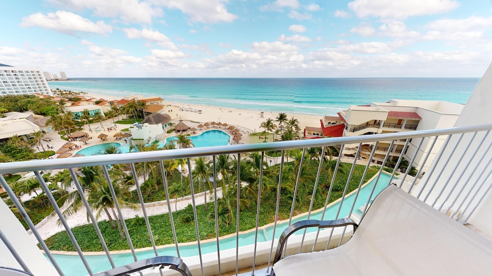 Grand Park Royal Cancun - All Inclusive