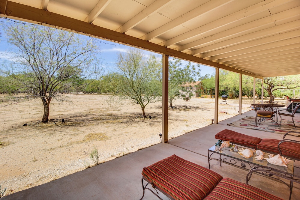 7 Mi to Catalina State Park: Home w/ Mountain View