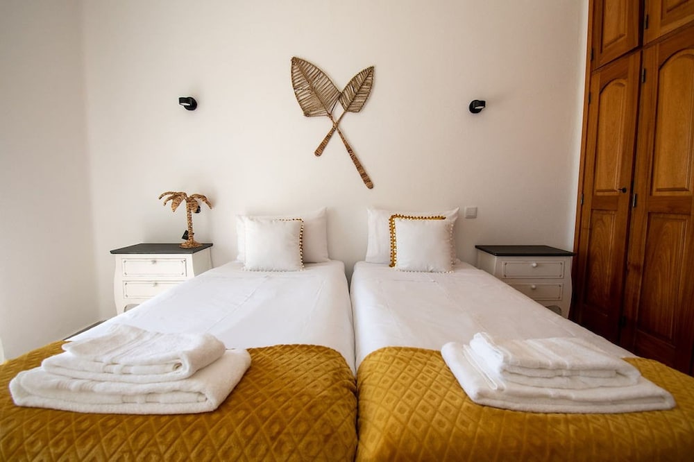 Pomba Beautifully Renovated With Heated Pool