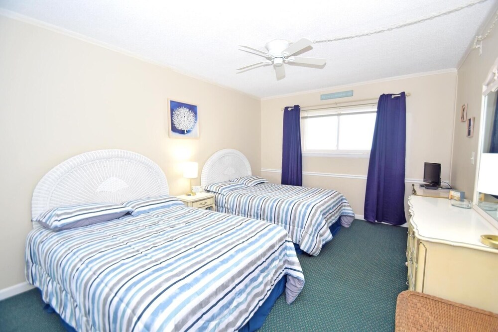 Towers 402 2 Bedroom Condo by RedAwning view 2