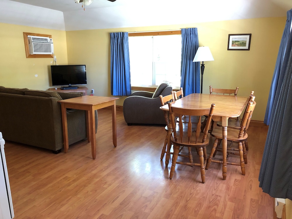 Shining Waters Cottages