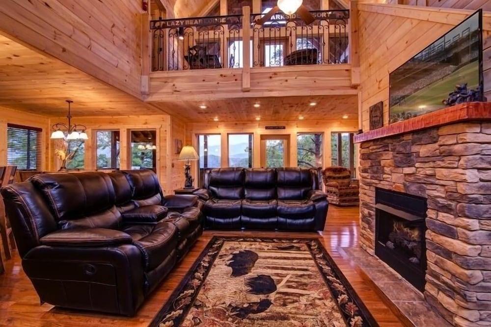 Lazy Bear Lodge - 4 Bedrooms, 4 Baths, Sleeps 14 Home by RedAwning