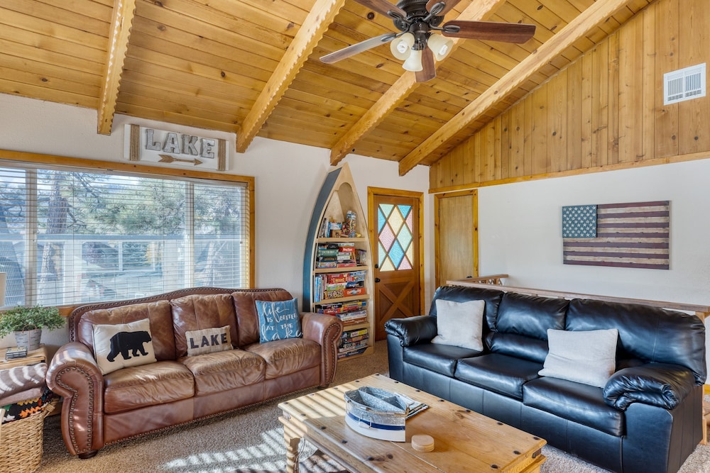 Lakeside in Bearadise by Avantstay Gorgeous Mountain Cabin in Boulder Bay