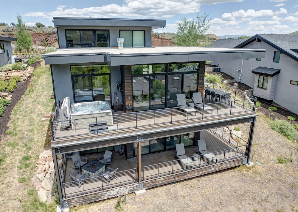 Nine Peaks 4 Bedroom Home
