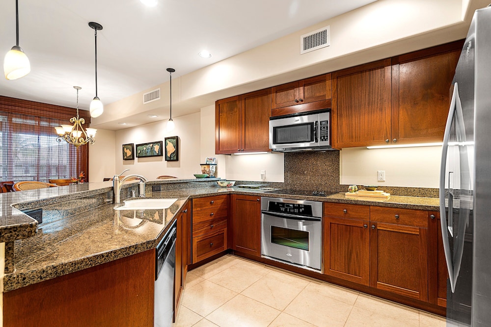 3 Bedroom Condo with Lanai, Grill, and Access to Recreational Facilities