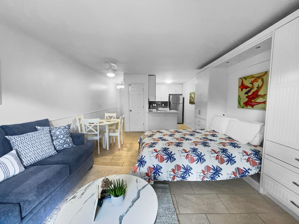 Inlet Sands - 204 - Studio home by RedAwning view 3