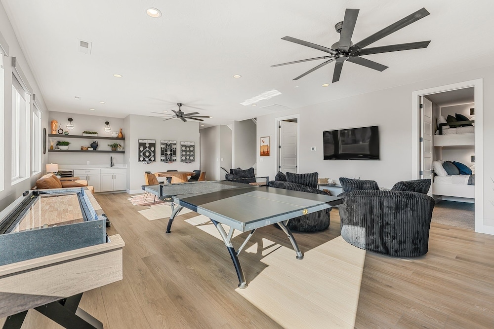 Slickrock Shore 8 Bedroom Townhouse