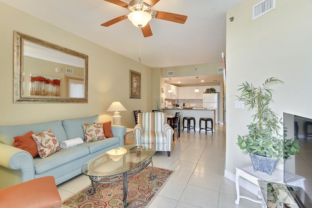 Grand Panama Beach Resort by Book That Condo