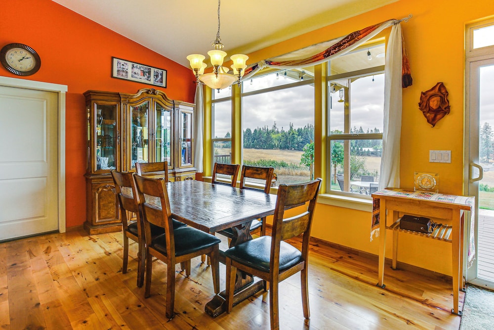 Springfield /eugene Countryside Home w/ Mtn Views!