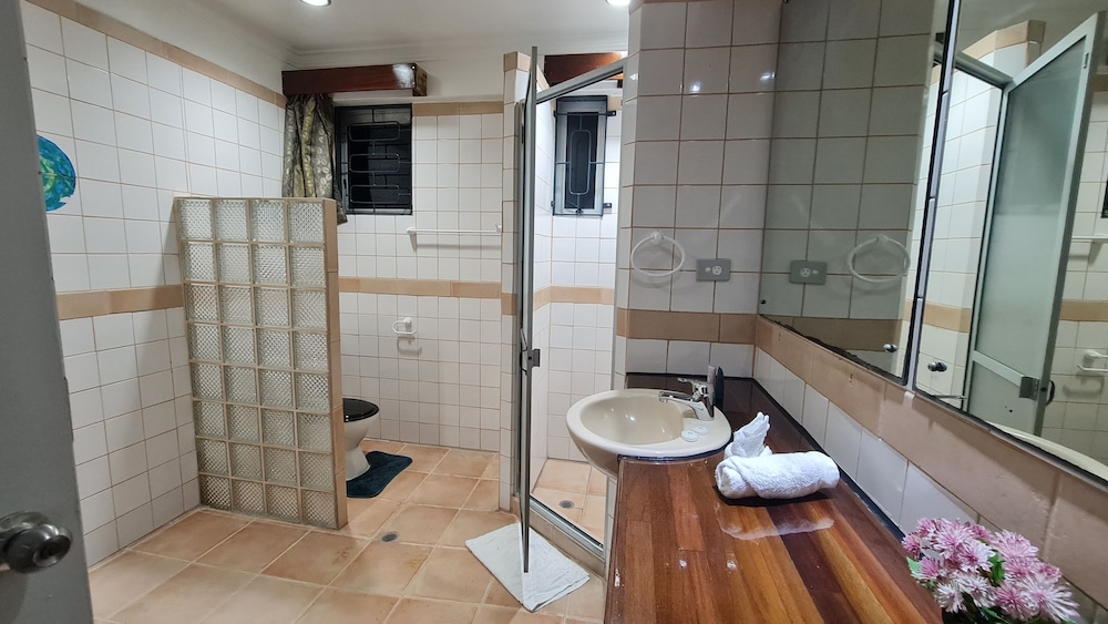 Axis Apartments