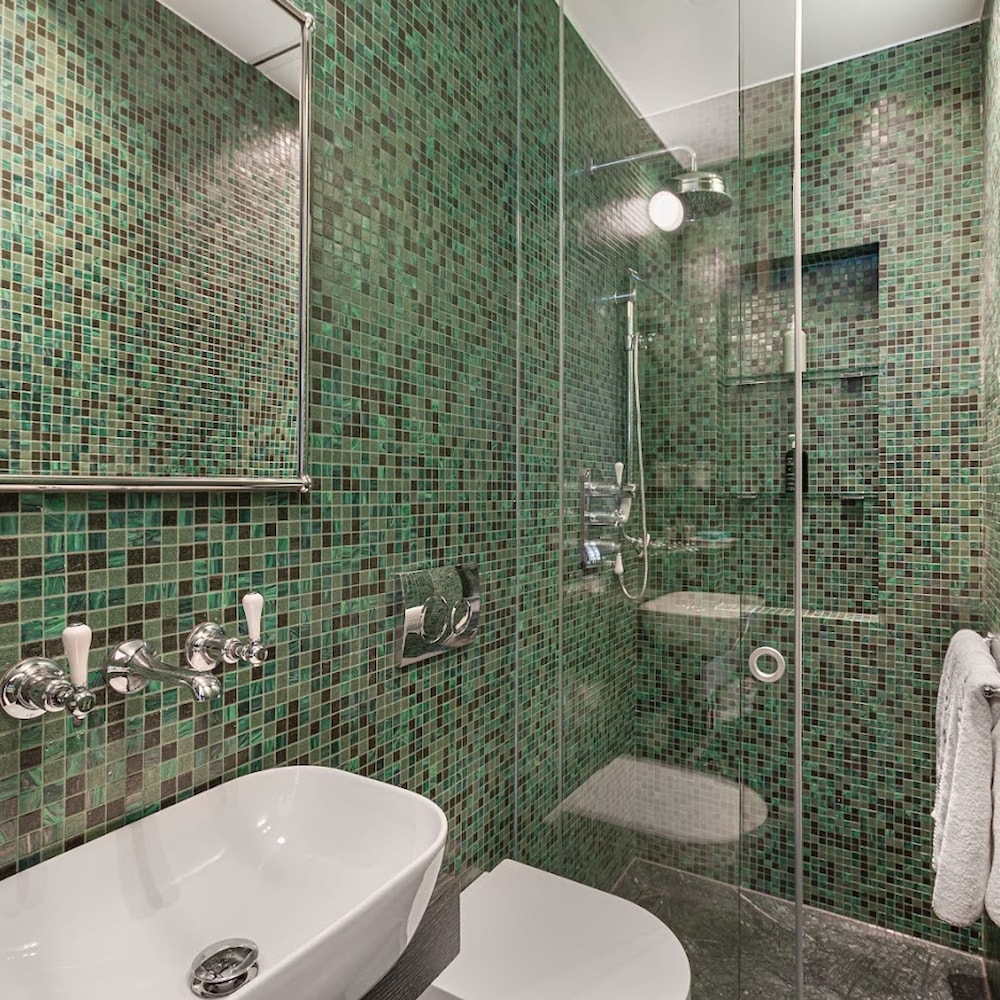 Harrods Knightsbridge Premium Suite II view 5