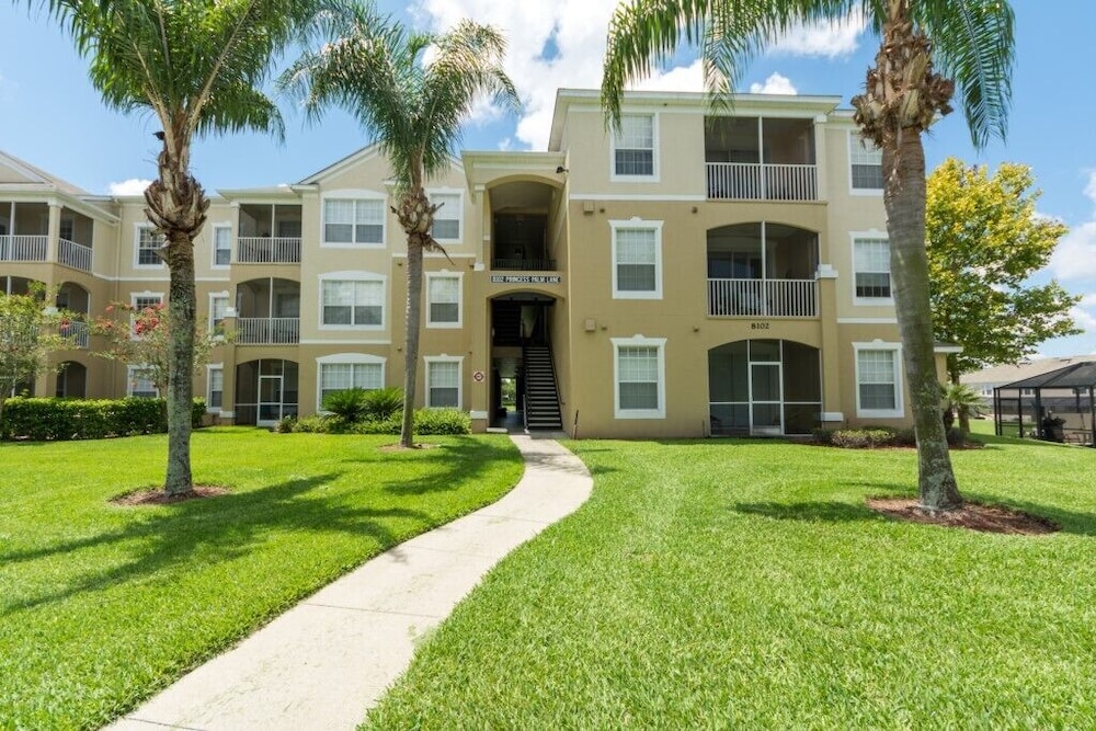 3 Bedroom Condo Near Disney Theme Parks 8102 3 Condo by Redawning - Image 1