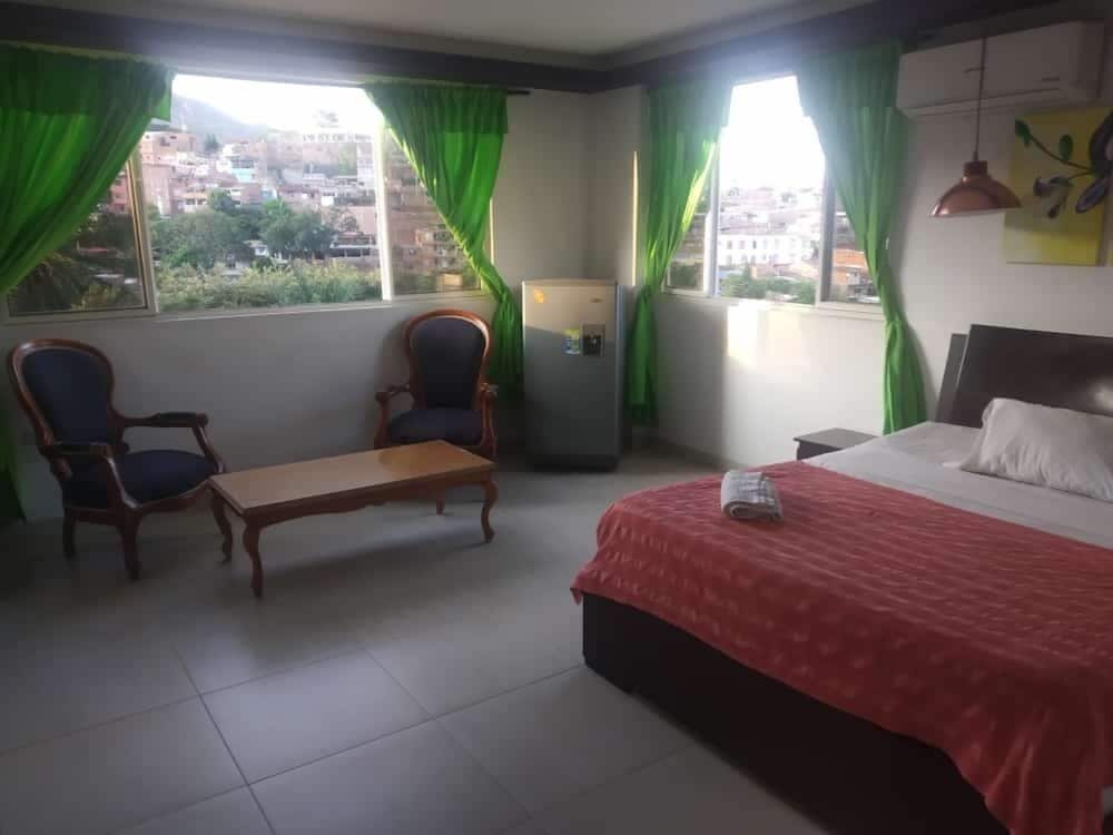 HOSTAL LA MERCEDES STREET