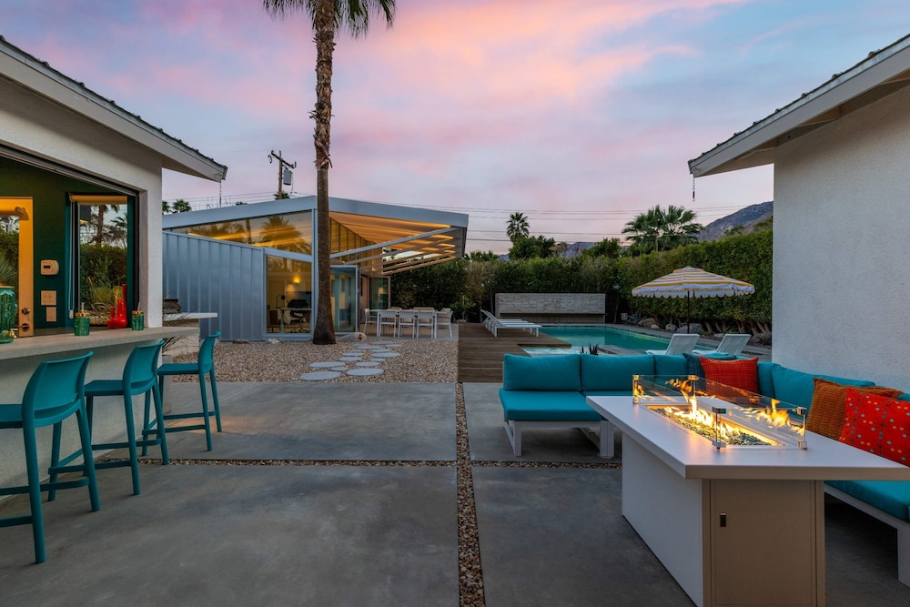 Luxury 4-bedroom Home With Pool Spa Stunning Mountain Views