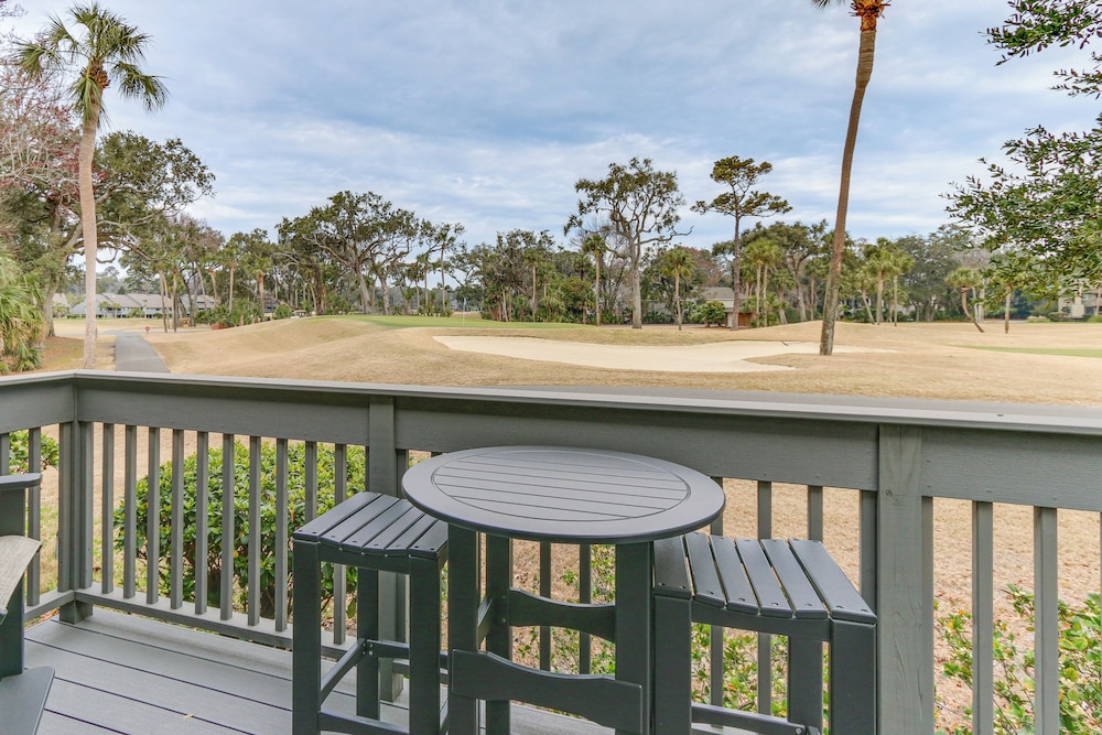Walk to Community Beach: Coastal Carolina Condo