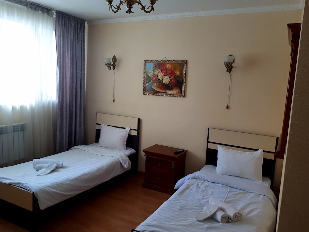 Azat Hotel