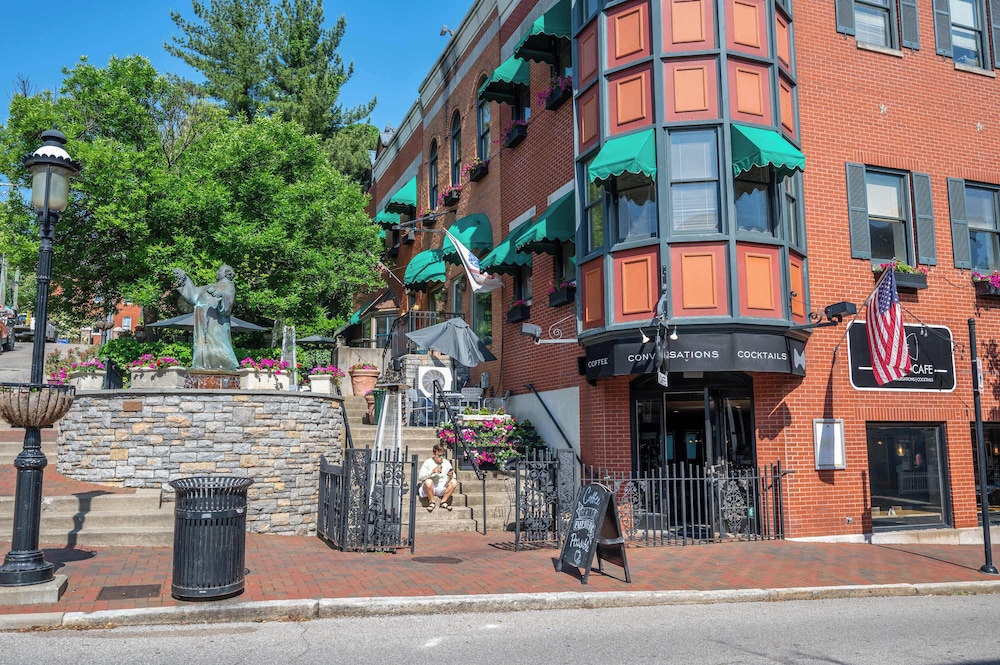 Mt. Adams Nest Studio for 2