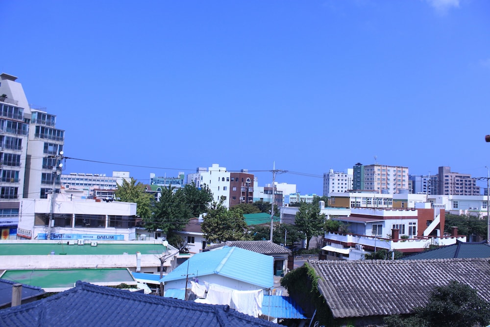 A Ji Hostel