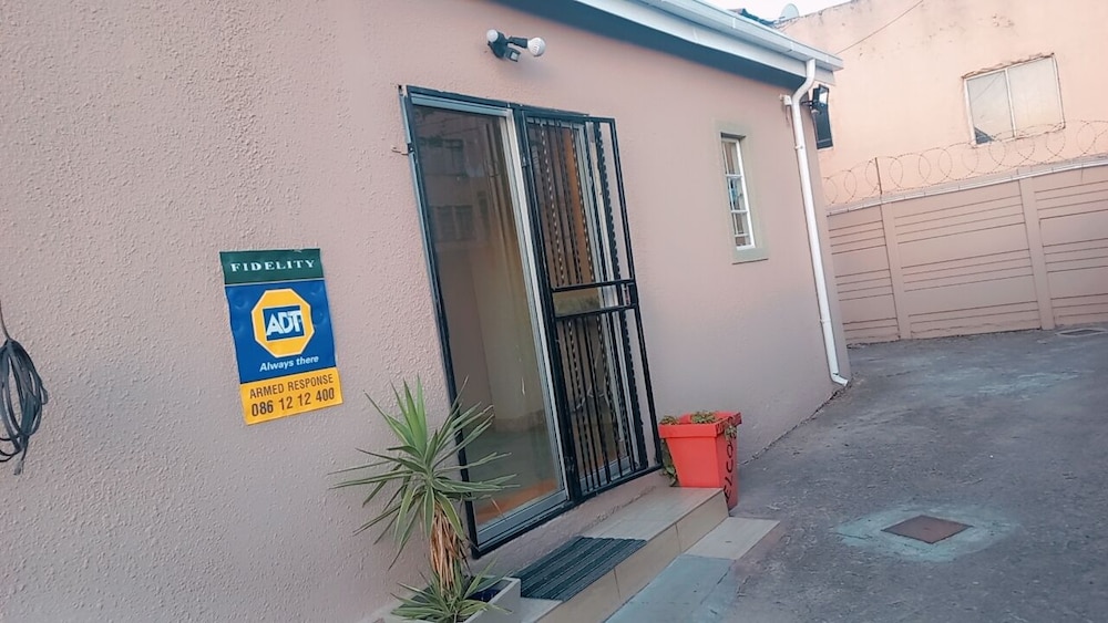 Johannesburg Vacations - MILLY GUEST HOUSE JHB - Property Image 1