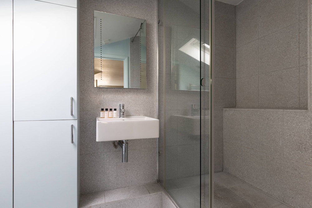 Hemingford Road IV by Onefinestay