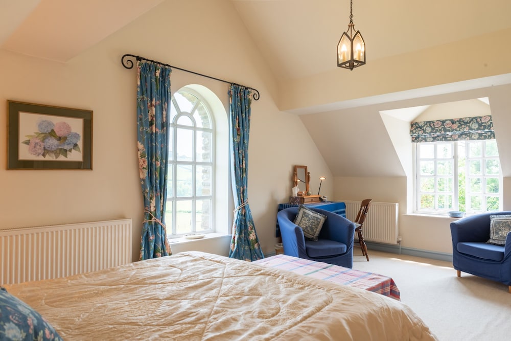 Alltybrain Farm Cottages and B&B