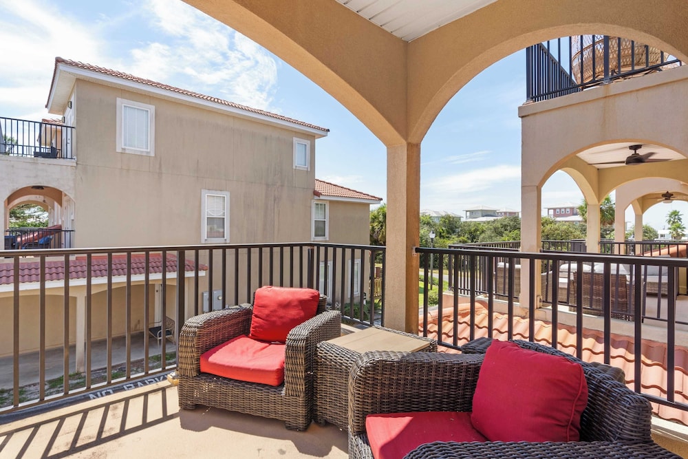 Southfields Retreat 4BR Getaway Near Laguna Beach, Carillon & Pier Park