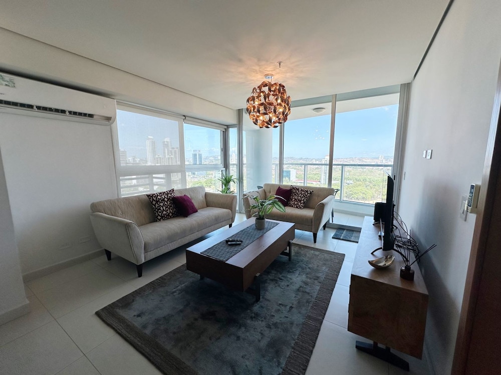 Pacific Cafe Classy 1-bedroom in Costa del Este