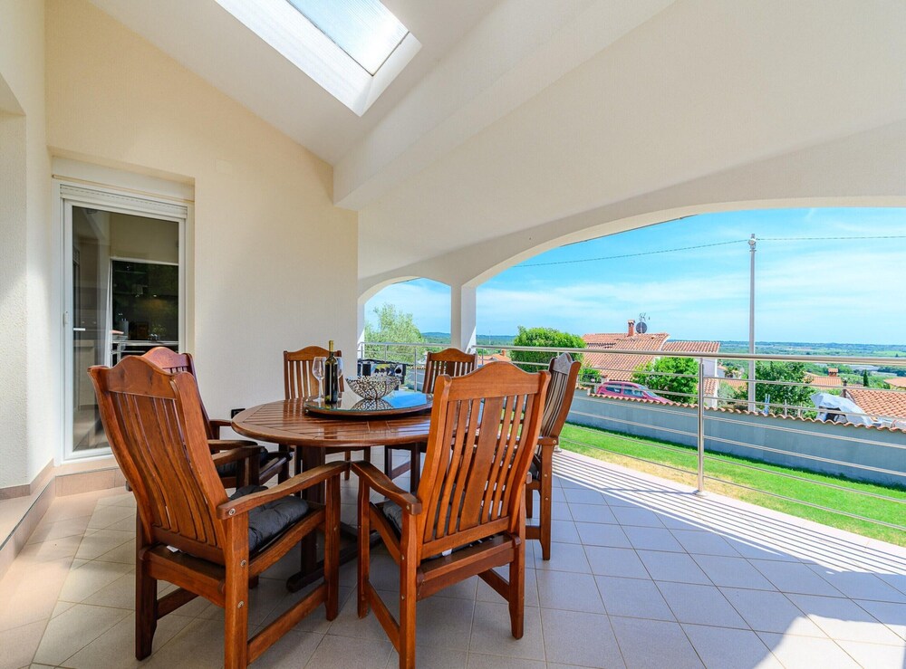 Villa Elisa With View