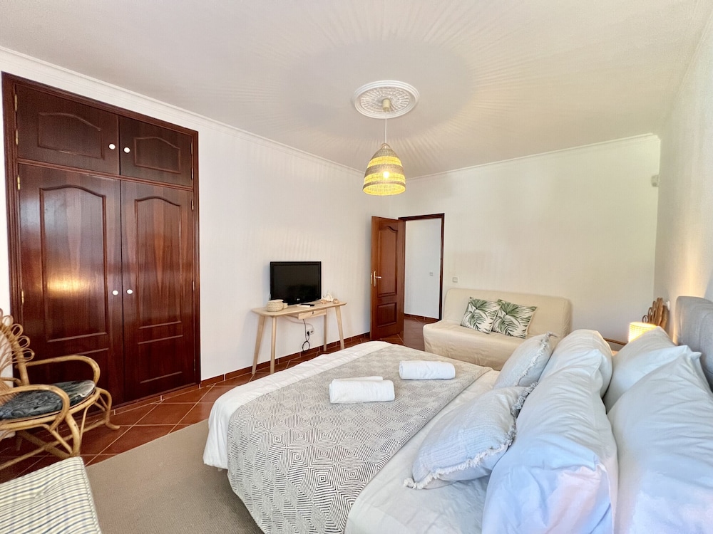 Vilamoura White House Villa by Homing