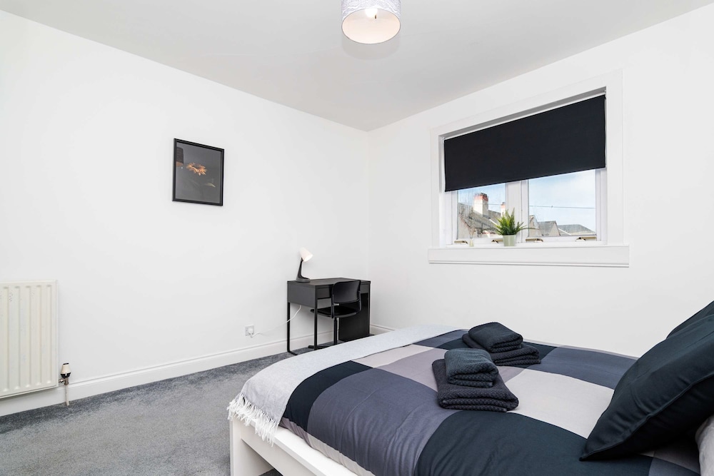 Spacious 3 BED House With Parking, photo 7