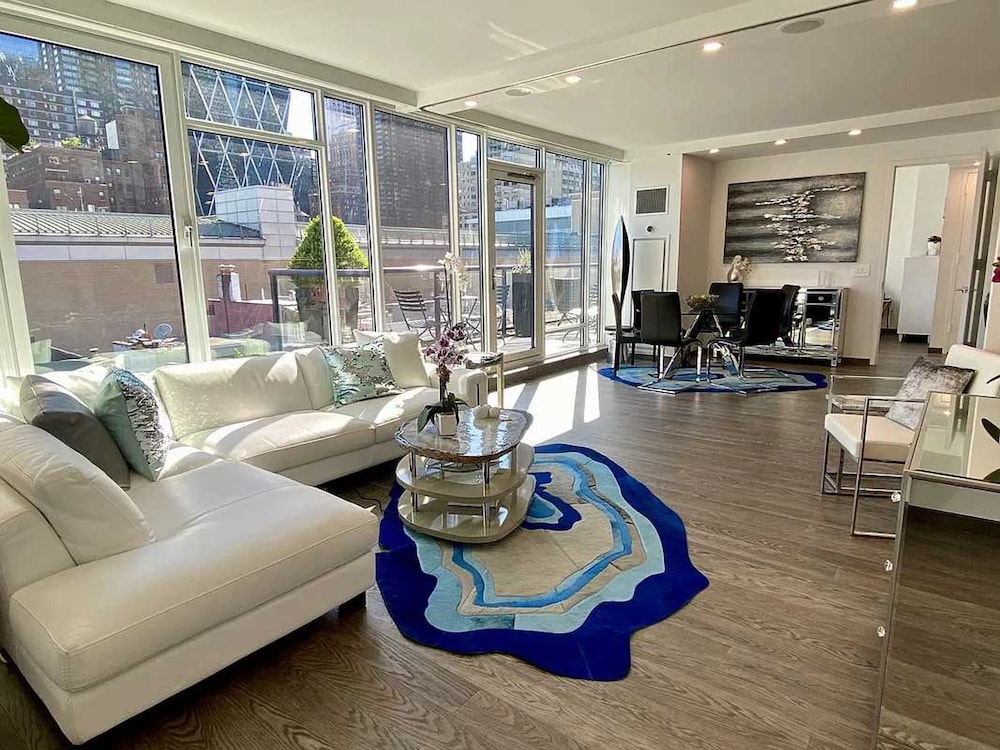 Vesper Court by Rove Duplex PH w Hot Tub Roof