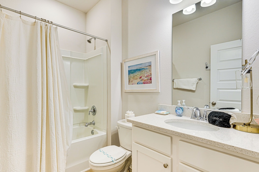 Beach Access: Port St Joe Home w/ Screened Patio!