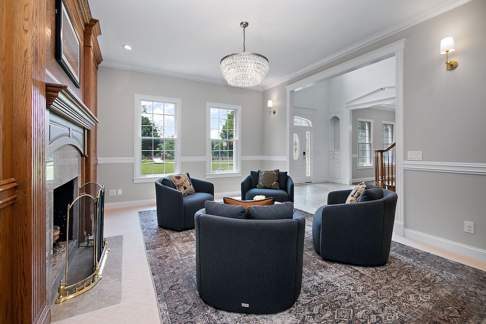 Private Riverbank 27-acre Estate 1 hr From Chicago