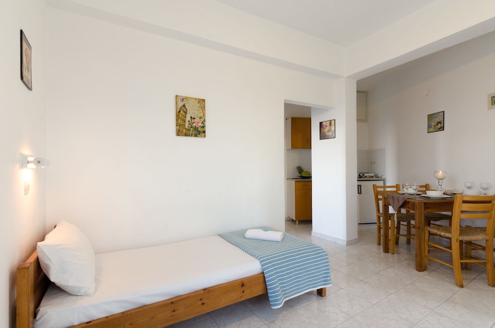 Aglaia Apartments & Studios