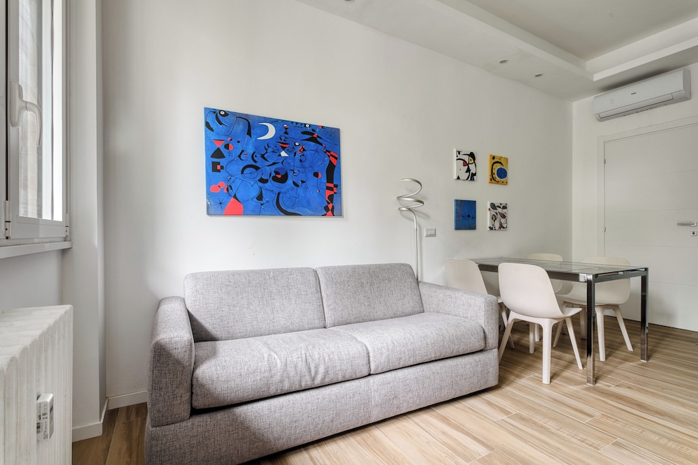 Stylish 2-Bedroom flat near CityLife