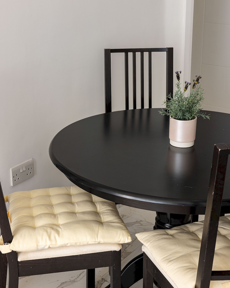 Picktheplace Kensington Lux Apartments