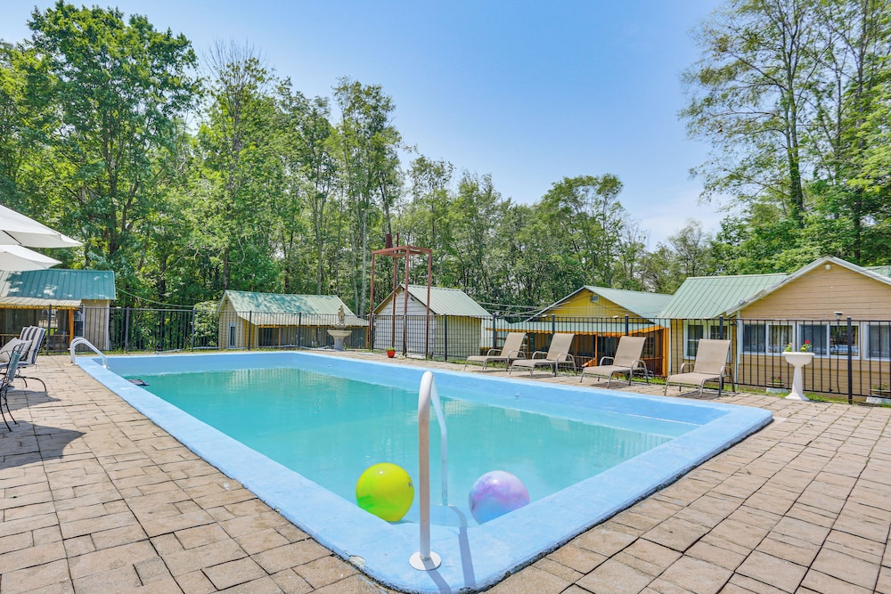 Communal Pool & Playground: Mongaup Valley Cabin!